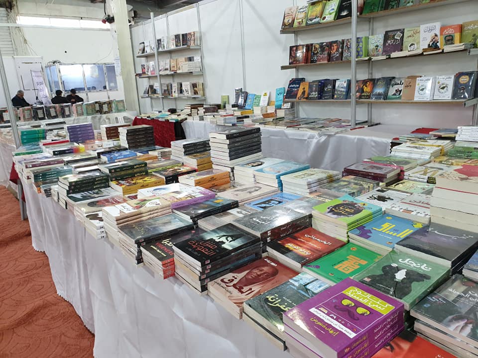 تزامناً مع الذكرى الـ 68 لاستقلال ليبيا : المعرض الوطني للكتاب في دورته الثانية في مصراتة ازدانت الأجنحة بـ 20 ألف عنوان ومشاركة 56 دار نشر ومكتبة (80) لوحة تشكيلية ومعرض للصور الفوتوغرافية نال إعجاب الجمهور