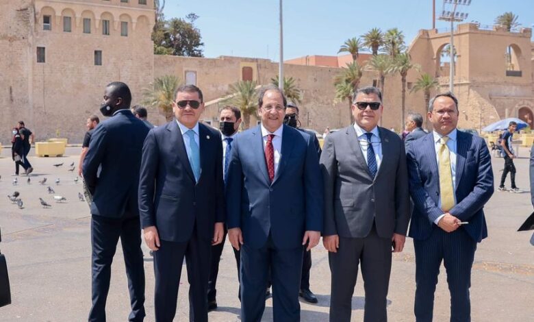رئيس حكومة الوحدة الوطنية يصطحب رئيس المخابرات العامة المصري في جولة لأبرز معالم طرابلس
