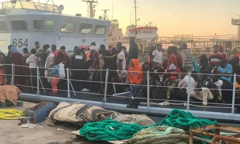 78 مهاجر من عدة جنسيات أفريقية كانوا في طريقهم نحو الشواطئ الأوروبية على متن قارب مطاطي
