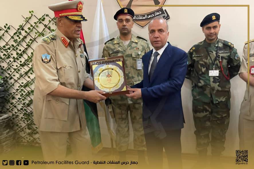 نائب رئيس المجلس الرئاسي السيد عبد الله اللافي يزور جهاز حرس المنشآت النفطية