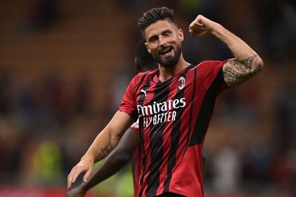 الميلان يتلقى صدمة بغياب هدافه جيرو