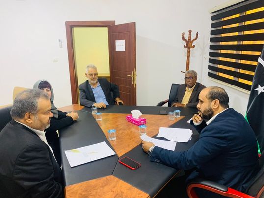 مناقشة تنفيذ عدد من الندوات الثقافية والفكرية