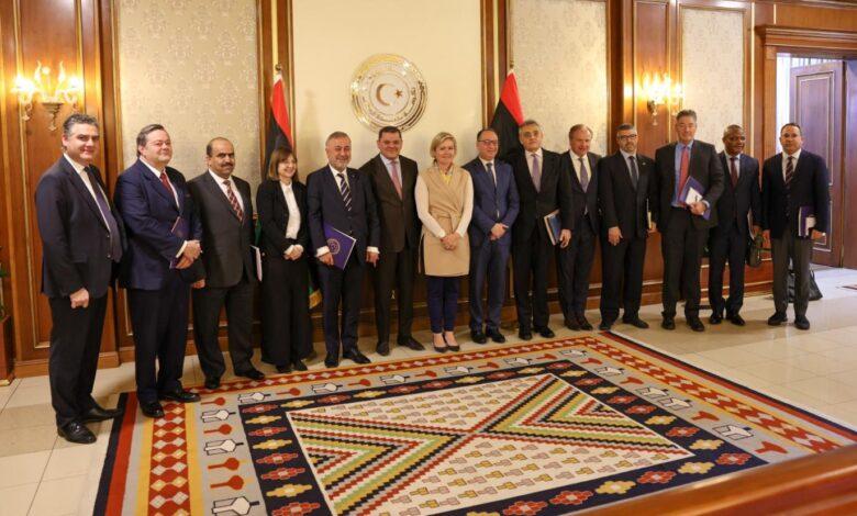 رئيس حكومة الوحدة الوطنية يلتقي عددًا من رؤساء البعثات الدبلوماسية المعتمدين لدى ليبيا