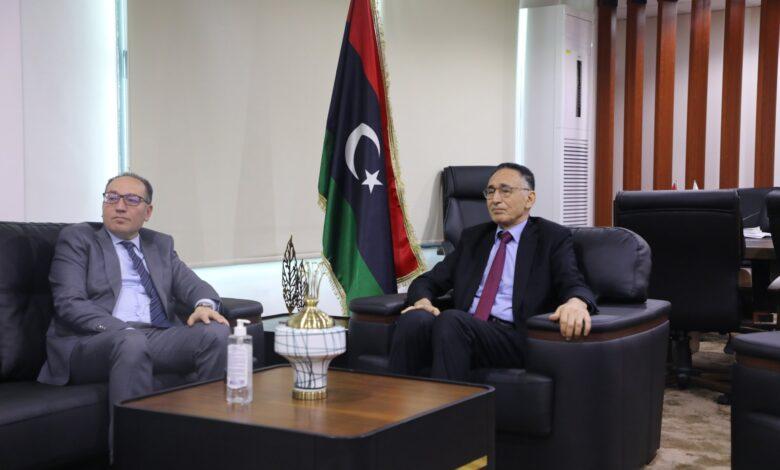 وزير الاقتصاد و التجارة يلتقي سفيري باكستان وتونس لدى ليبيا