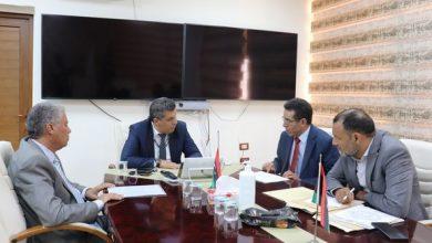 مُناقشة الخُطة الدراسية والاستعدادات لامتحانات الشهادات العامة التي سيتقدم لها أكثر من ربع مليون طالب وطالبة