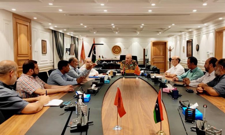 محمد الحداد يلتقي مع عدداً من عمداء البلديات بالمنطقة الغربية 1 عدداً من عمداء البلديات بالمنطقة الغربية