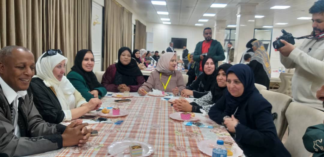 بحظور الوزير، مصلحة التَّفتيش والتَّوجيه التَّربوي يشاركون نزلاء دَار الْوفاء لِرعاية العَجزة والمُسنِّين بِطرابلس مأدبة إفطارهم