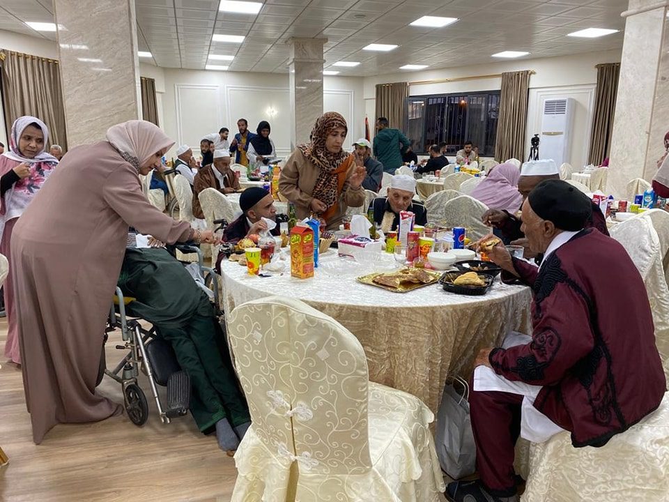 بحظور الوزير، مصلحة التَّفتيش والتَّوجيه التَّربوي يشاركون نزلاء دَار الْوفاء لِرعاية العَجزة والمُسنِّين بِطرابلس مأدبة إفطارهم