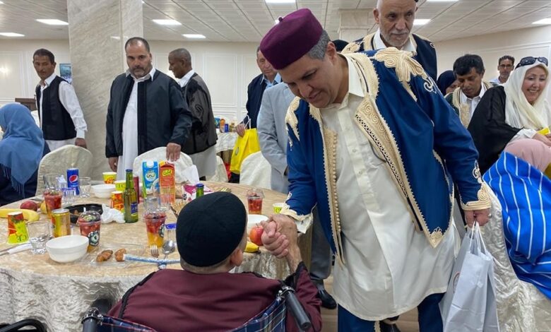 بحظور الوزير، مصلحة التَّفتيش والتَّوجيه التَّربوي يشاركون نزلاء دَار الْوفاء لِرعاية العَجزة والمُسنِّين بِطرابلس مأدبة إفطارهم