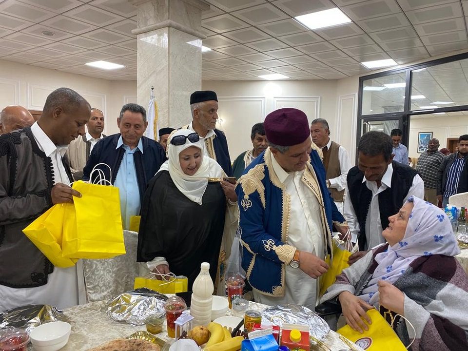 بحظور الوزير، مصلحة التَّفتيش والتَّوجيه التَّربوي يشاركون نزلاء دَار الْوفاء لِرعاية العَجزة والمُسنِّين بِطرابلس مأدبة إفطارهم