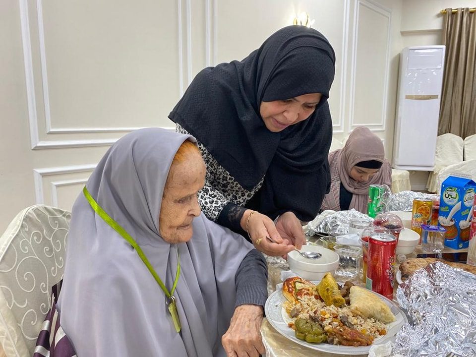 بحظور الوزير، مصلحة التَّفتيش والتَّوجيه التَّربوي يشاركون نزلاء دَار الْوفاء لِرعاية العَجزة والمُسنِّين بِطرابلس مأدبة إفطارهم