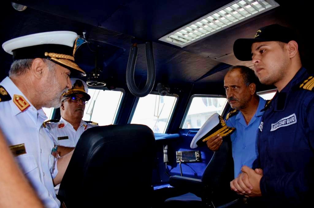 زوارق دورية