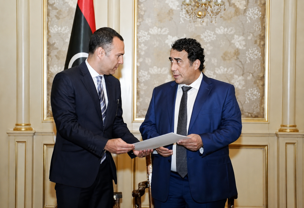جهود دبلوماسية متواصلة .. السفير المصري يقود وتيرة متسارعة في العلاقات مع طرابلس جهود دبلوماسية متواصلة .. السفير المصري يقود وتيرة متسارعة في العلاقات مع طرابلس