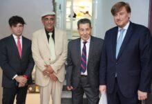 «سرادق: كشف الذات».. خمسة وعشرون عاماً من التجربة الفنية والرسائل الإنسانية لمعتوق أبوراوي